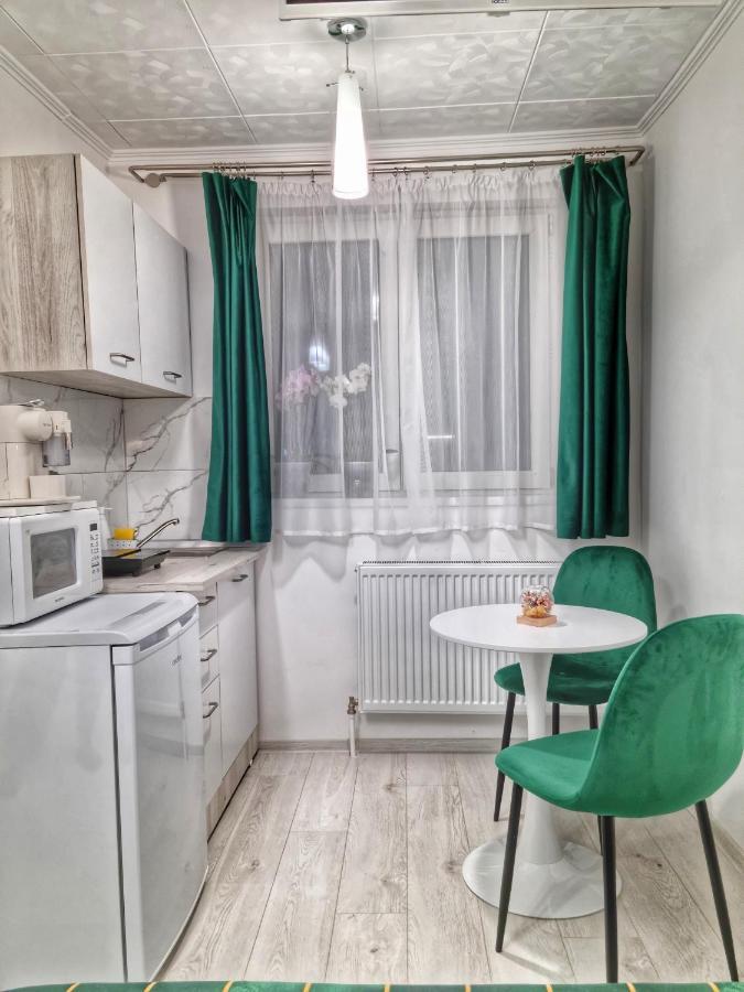 Апартаменти 15. Little Studio Бухарест Екстер'єр фото