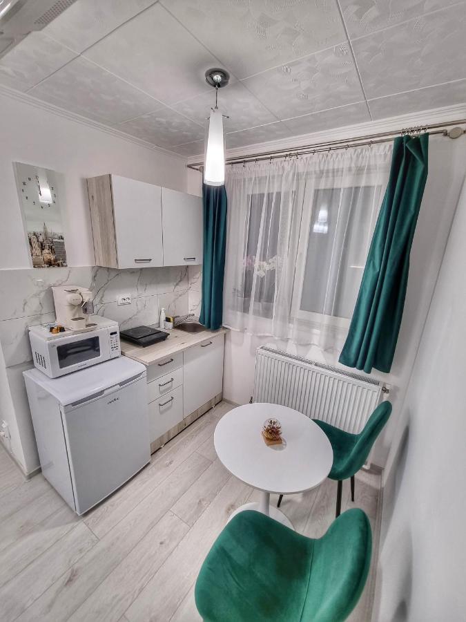 Апартаменти 15. Little Studio Бухарест Екстер'єр фото